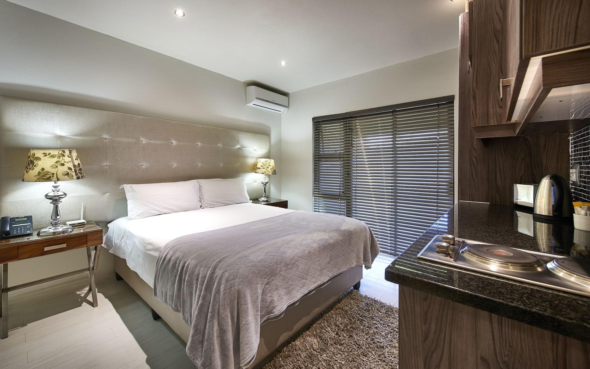 Dynasty Forest Sandown Self Catering Hotel 요하네스버그 외부 사진