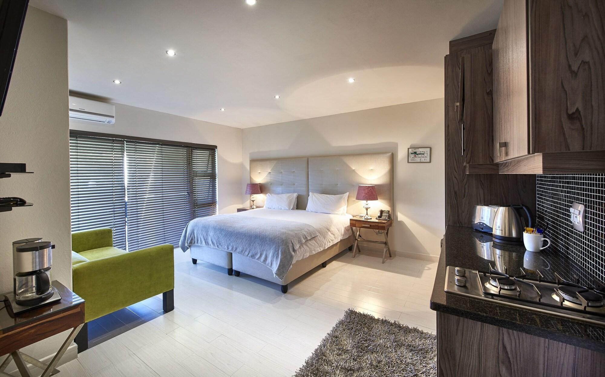 Dynasty Forest Sandown Self Catering Hotel 요하네스버그 외부 사진
