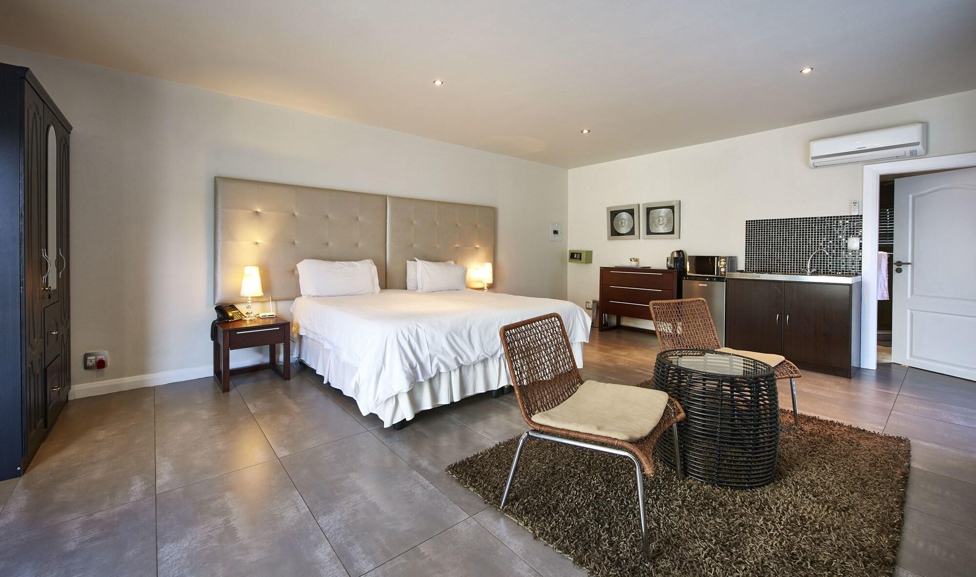 Dynasty Forest Sandown Self Catering Hotel 요하네스버그 외부 사진