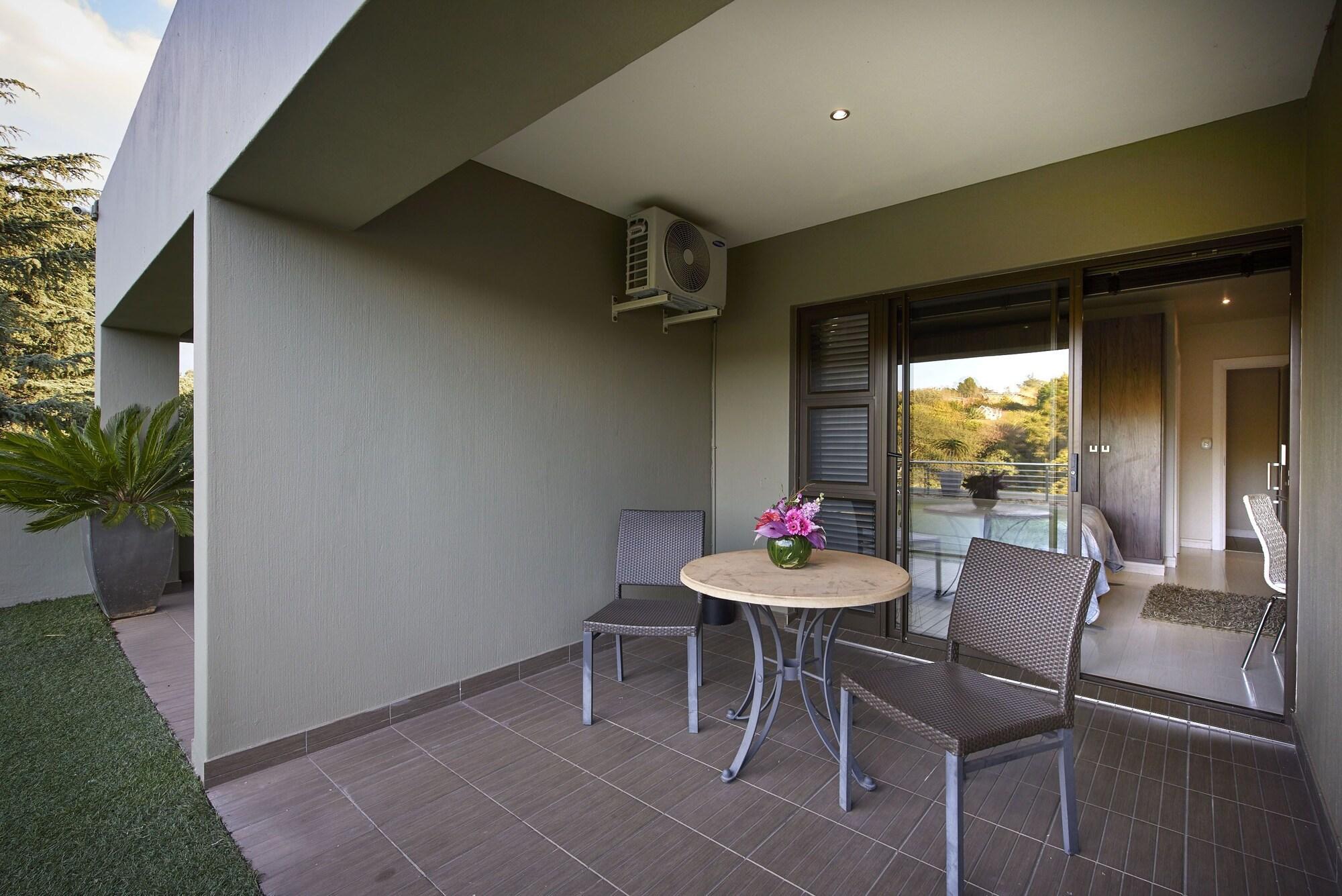 Dynasty Forest Sandown Self Catering Hotel 요하네스버그 외부 사진