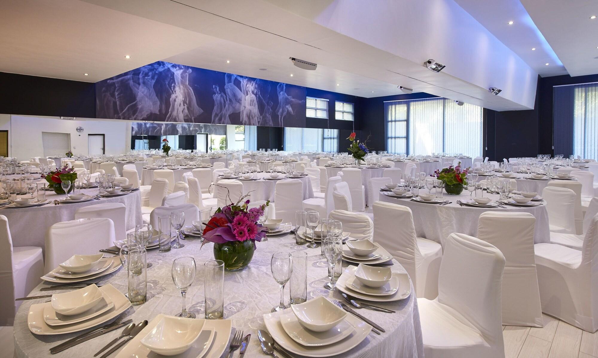 Dynasty Forest Sandown Self Catering Hotel 요하네스버그 외부 사진