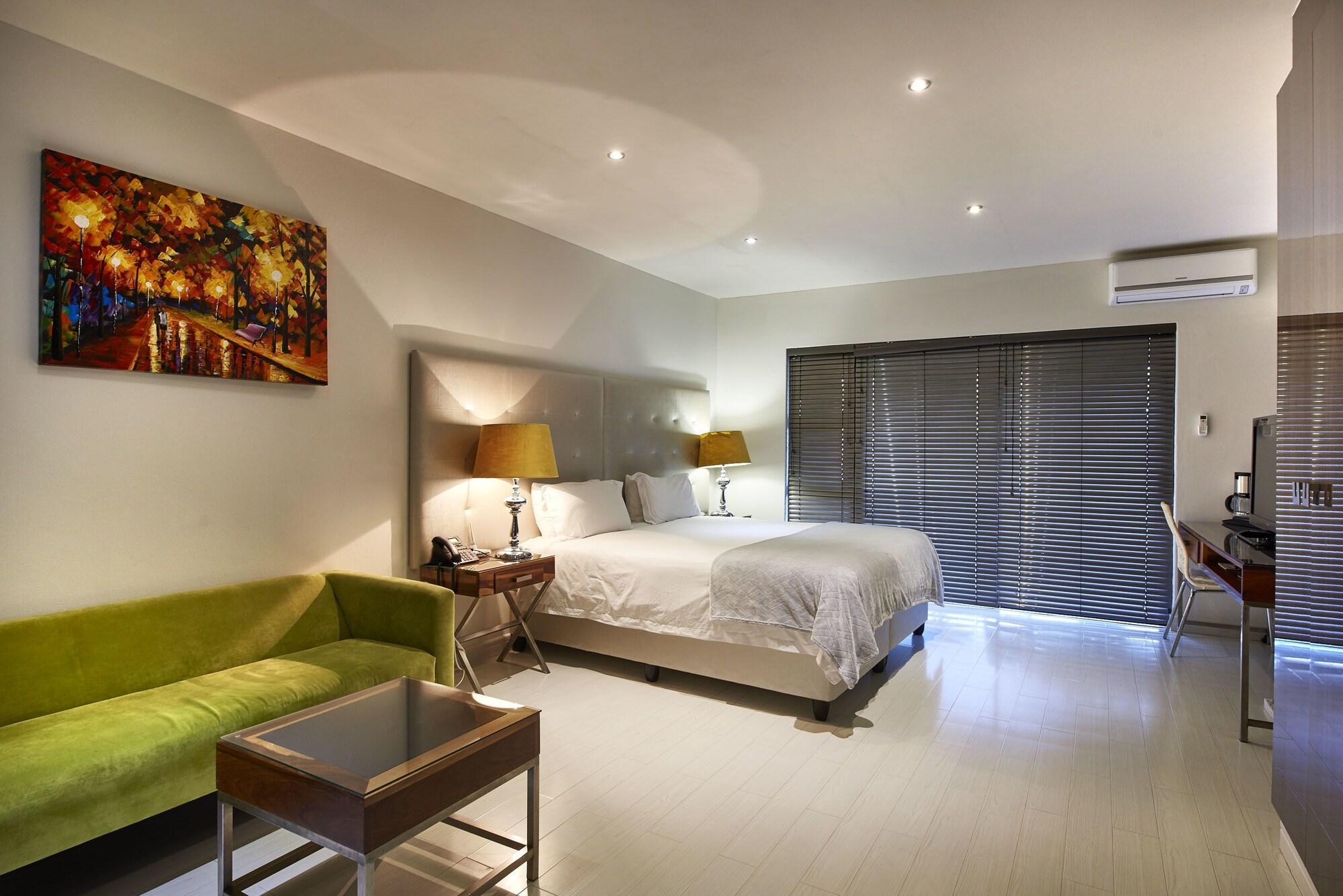 Dynasty Forest Sandown Self Catering Hotel 요하네스버그 외부 사진