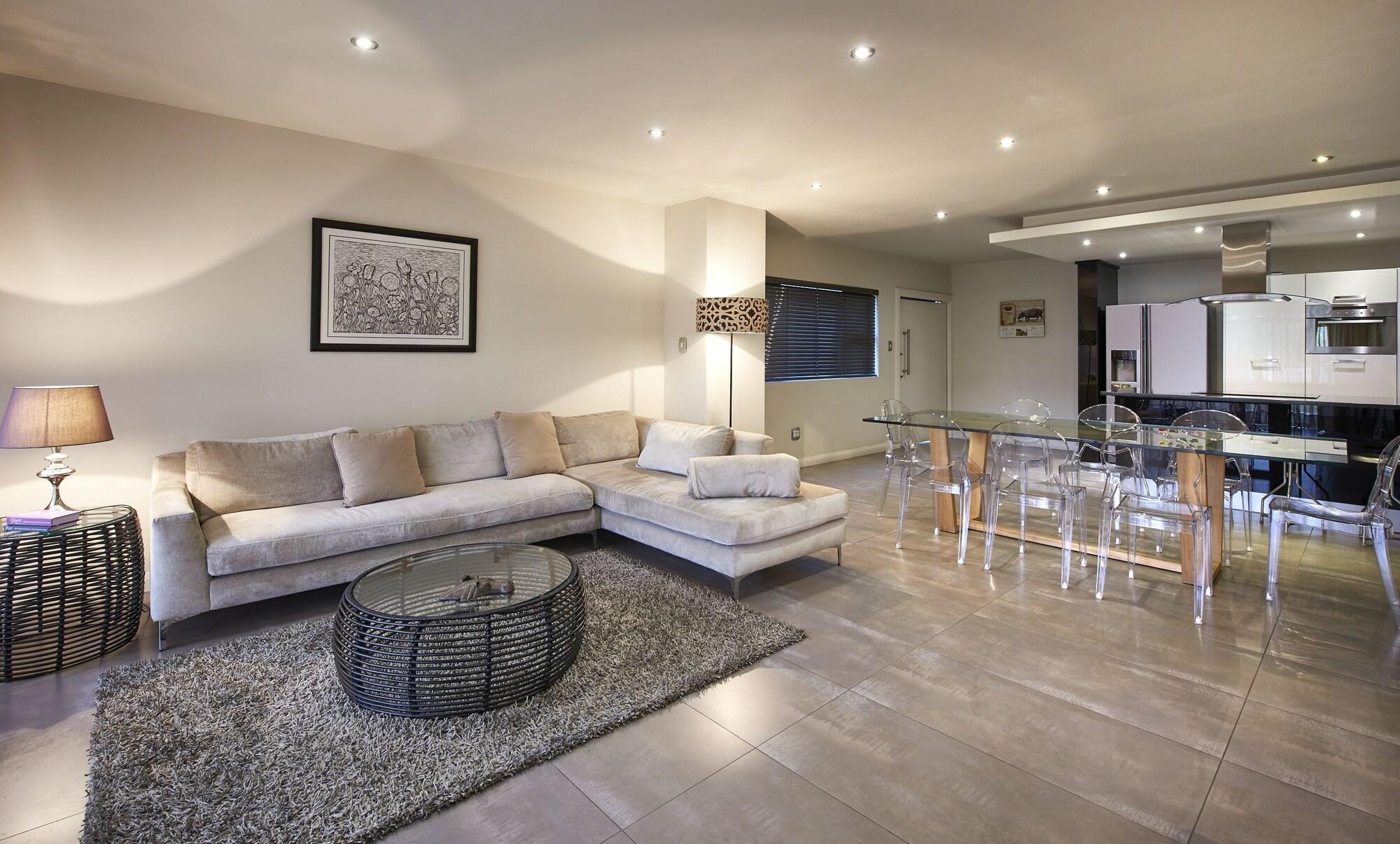 Dynasty Forest Sandown Self Catering Hotel 요하네스버그 외부 사진