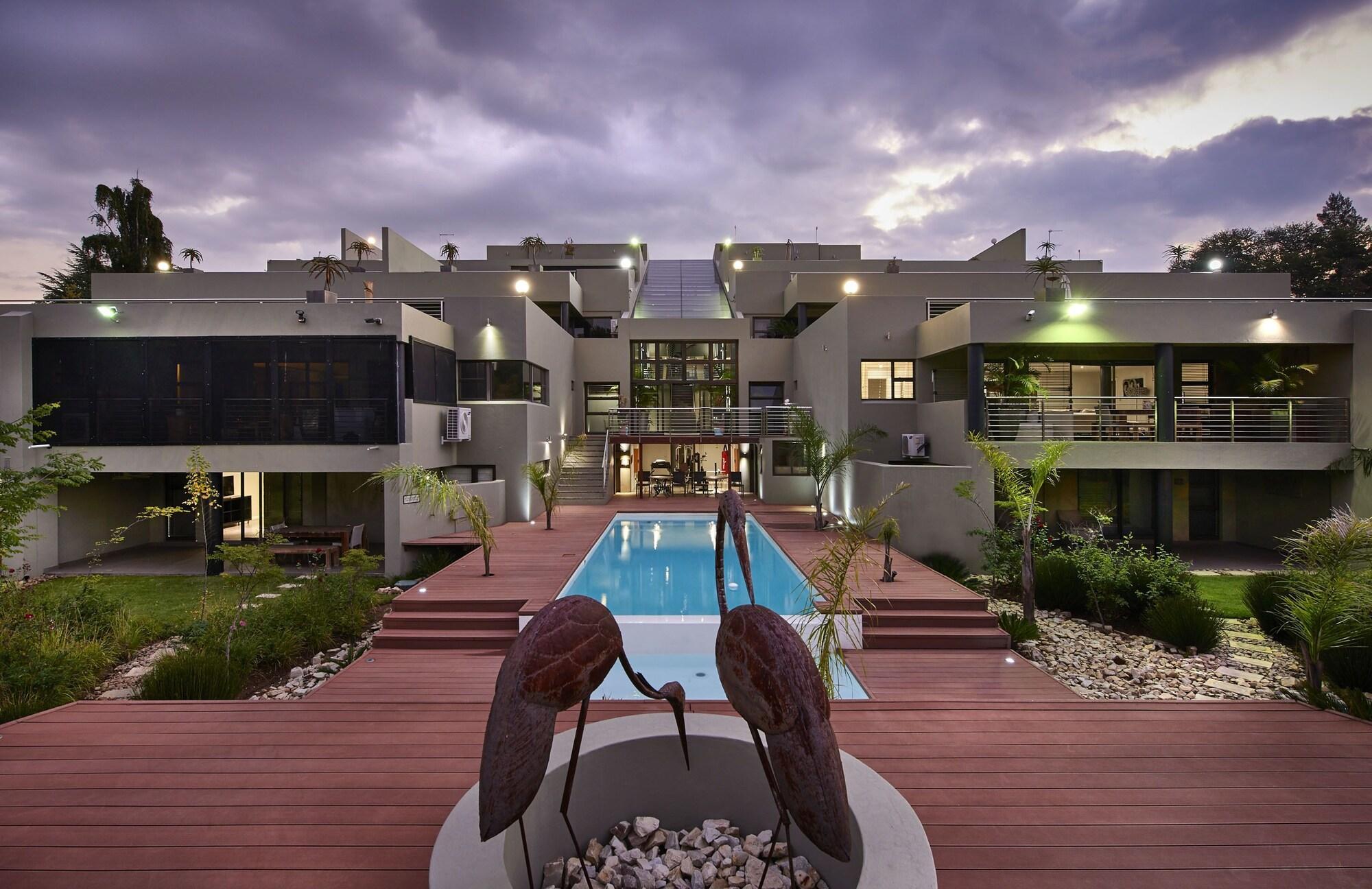 Dynasty Forest Sandown Self Catering Hotel 요하네스버그 외부 사진
