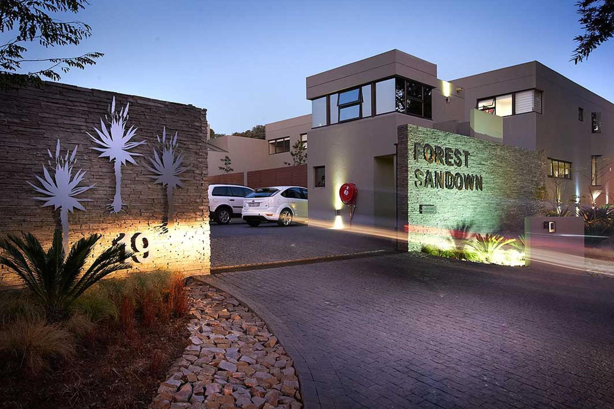 Dynasty Forest Sandown Self Catering Hotel 요하네스버그 외부 사진