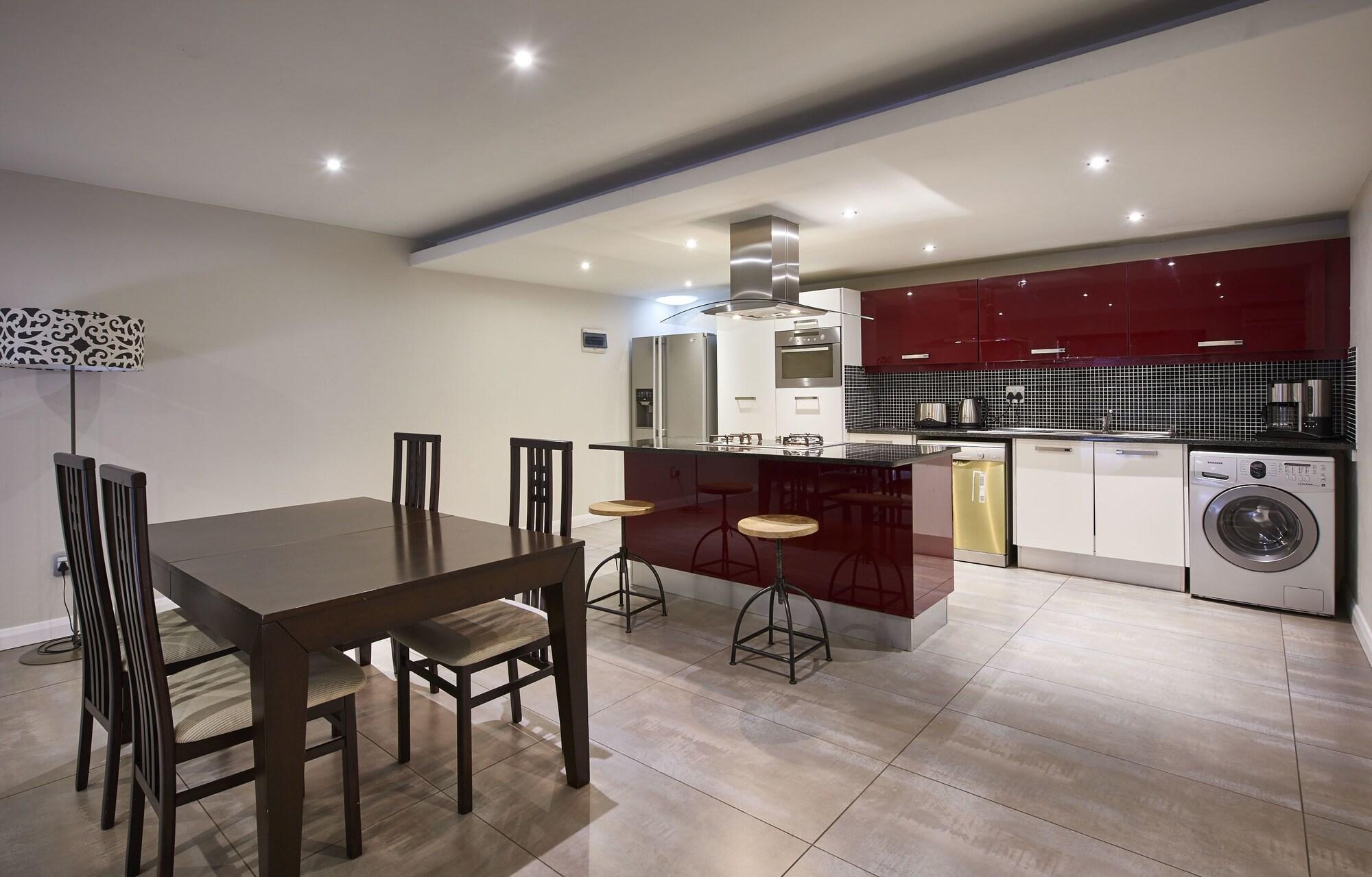 Dynasty Forest Sandown Self Catering Hotel 요하네스버그 외부 사진